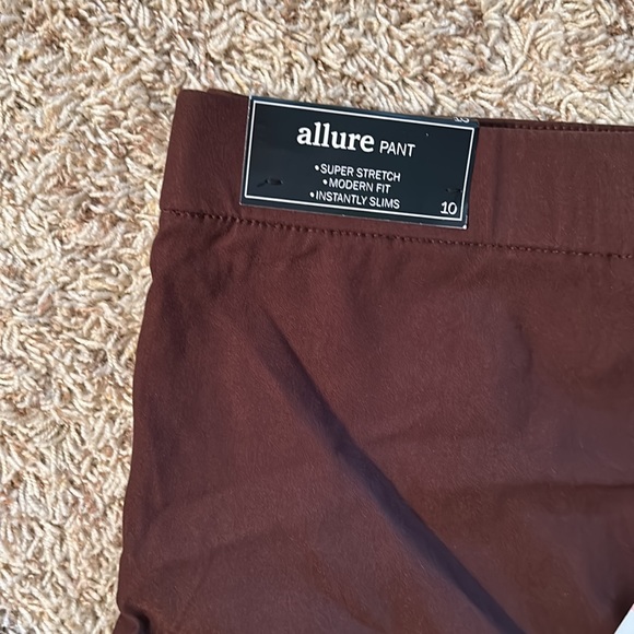 NWT - Alfred Dunner -Chocolate Brown Pull on Pants - Size 10 - Picture 2 of 4